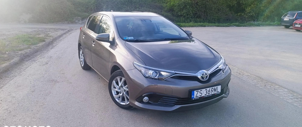 Toyota Auris cena 52500 przebieg: 78000, rok produkcji 2016 z Szczecin małe 191